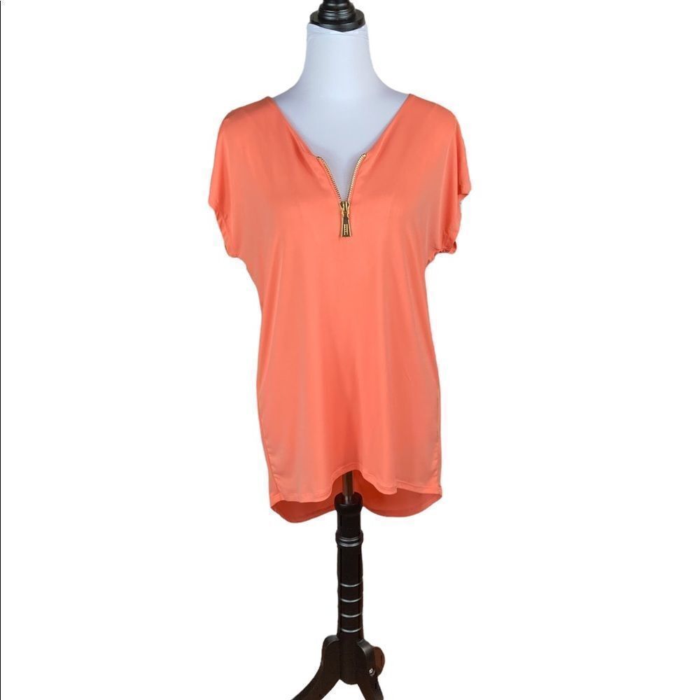 ‎Carmen Marc Valvo Coral V-Neck Short Sleeve Tunic, Size M